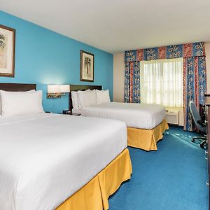 Queen Room Two Queen Beds Hearing Accessible